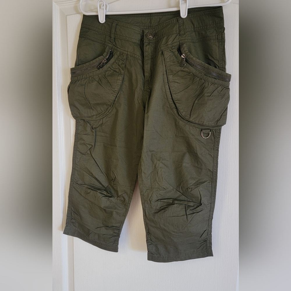 NWT Capri Pants by Junbei Ku, 100% Cotton